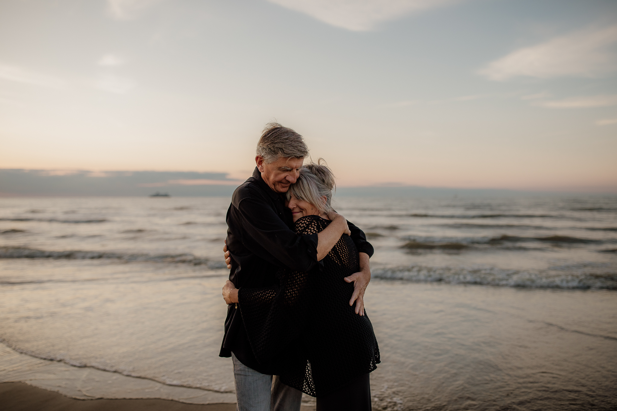 photographe couple, seance couple, seance couple sur la plage, seance photo oye plage, photographe Oise, photographe nord, photographe pas de calais, photographe lifestyle
