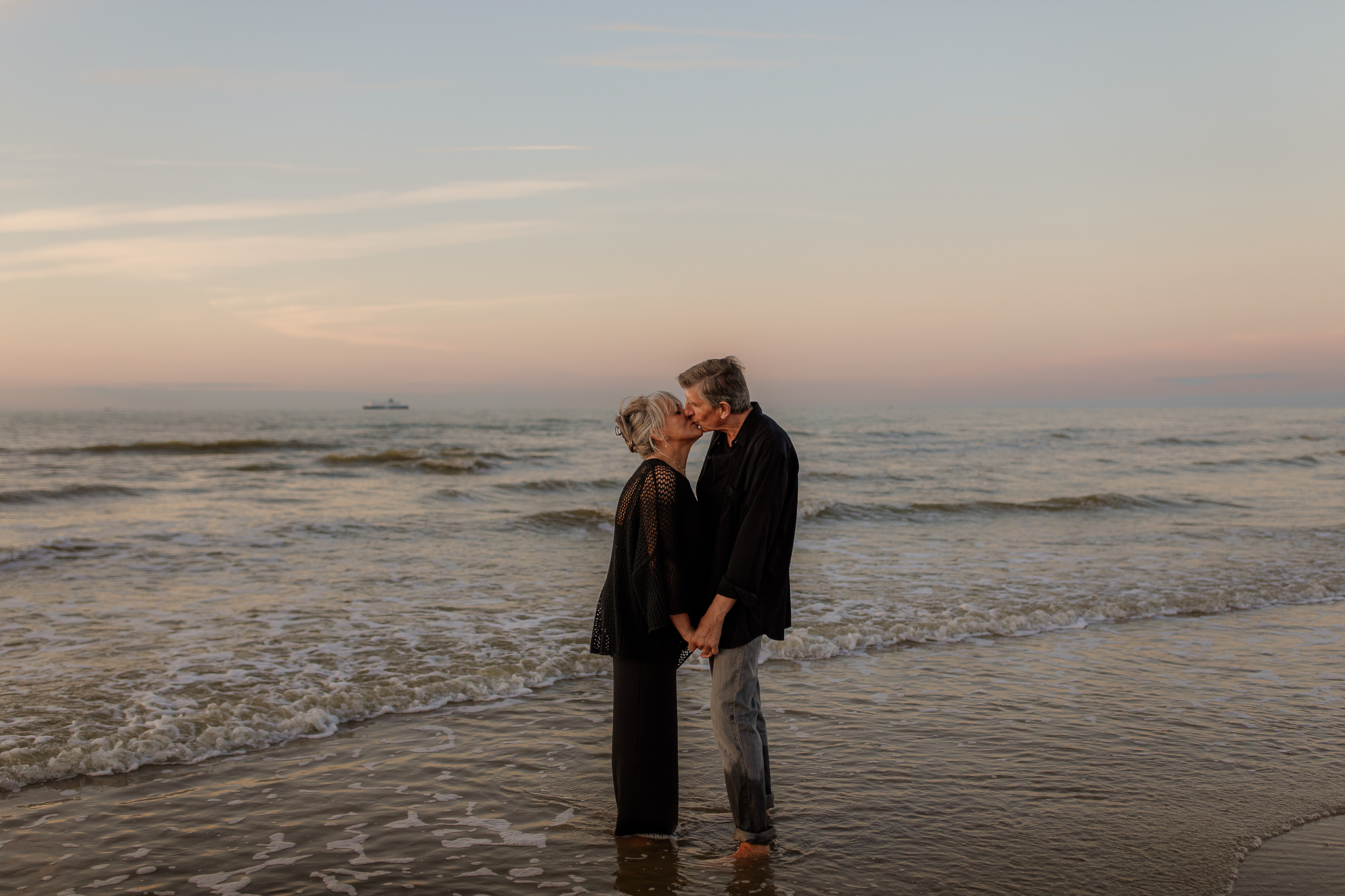 photographe couple, seance couple, seance couple sur la plage, seance photo oye plage, photographe Oise, photographe nord, photographe pas de calais, photographe lifestyle