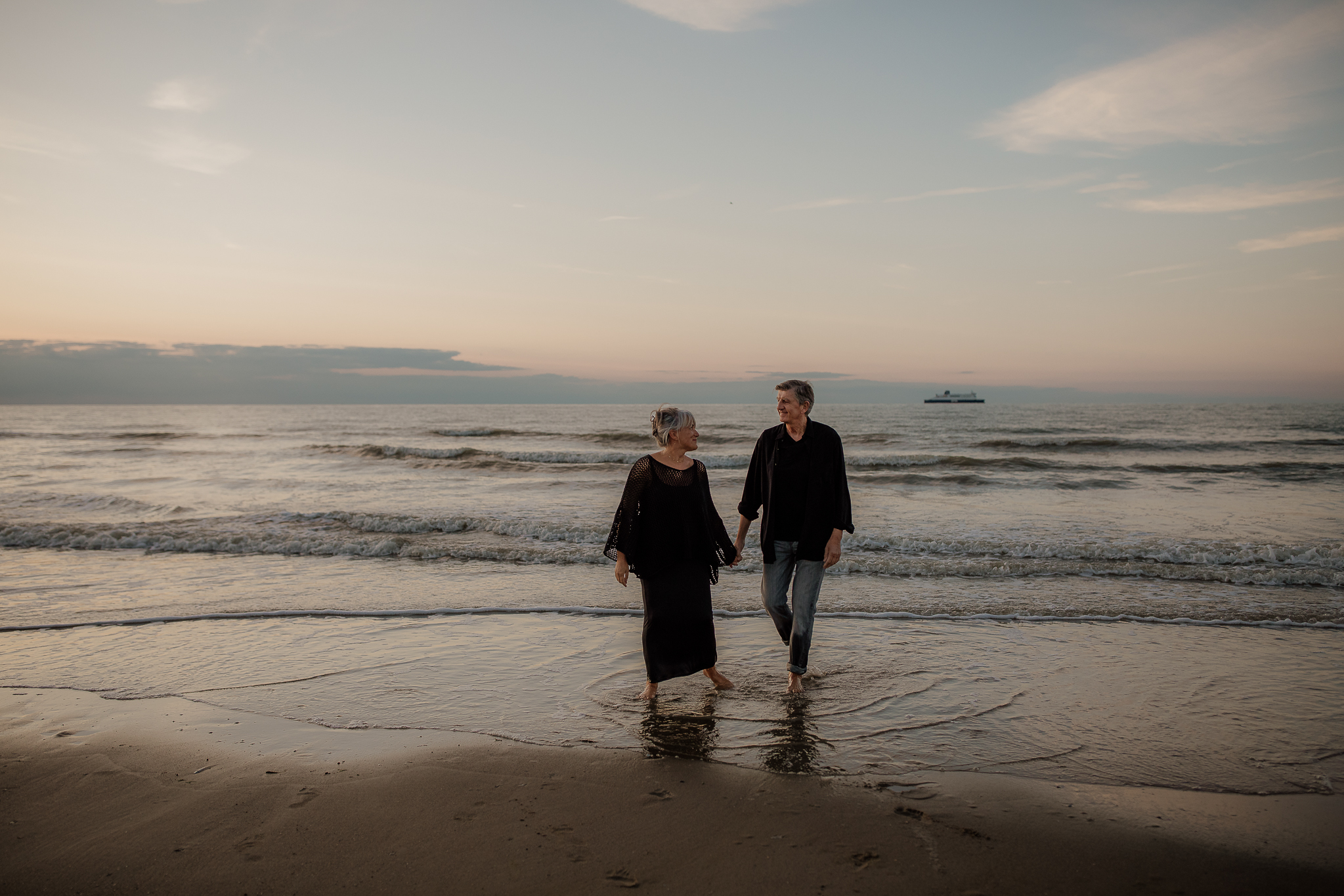 photographe couple, seance couple, seance couple sur la plage, seance photo oye plage, photographe Oise, photographe nord, photographe pas de calais, photographe lifestyle