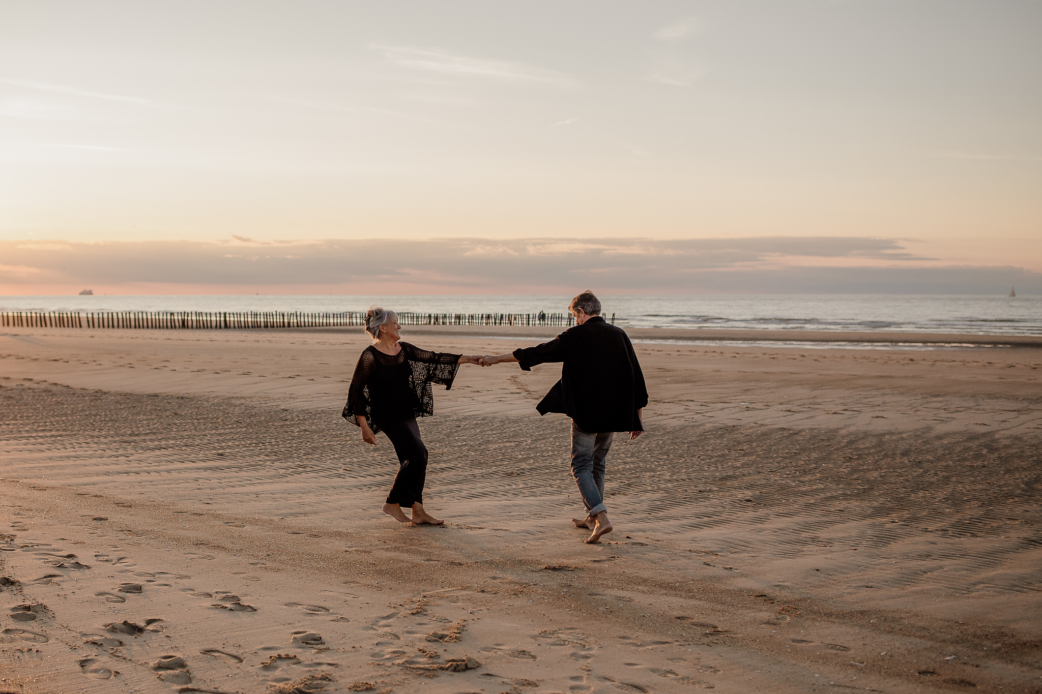 photographe couple, seance couple, seance couple sur la plage, seance photo oye plage, photographe Oise, photographe nord, photographe pas de calais, photographe lifestyle